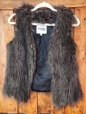 Charlotte Russe Textured Faux Fur Vest in Dark Brown